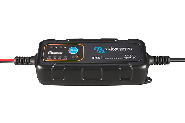 Chargeur de batterie voiture et camion 12-24V - Univers Du Pro