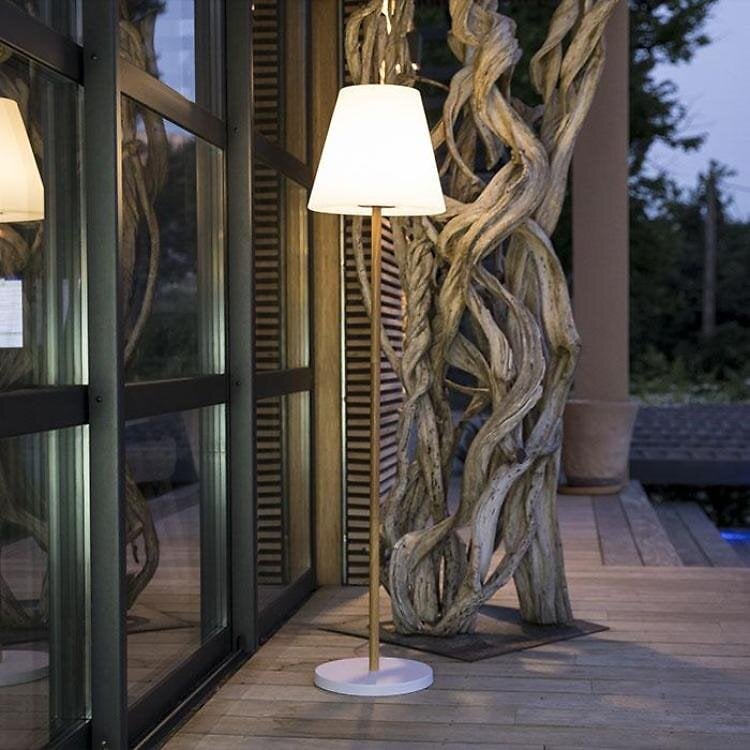 lampadaire lumineux solaire standy wood solar bois clair métal h150cm